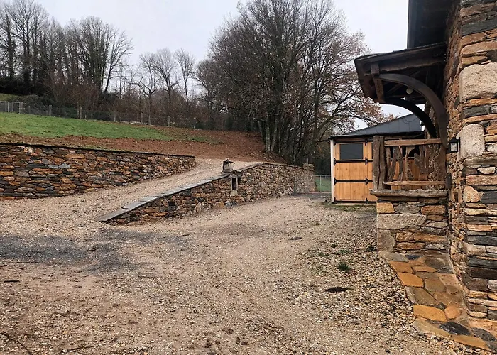 Casas Eladio-doncos 度假居